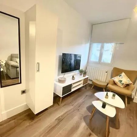 Piso Acogedor En 아파트 *