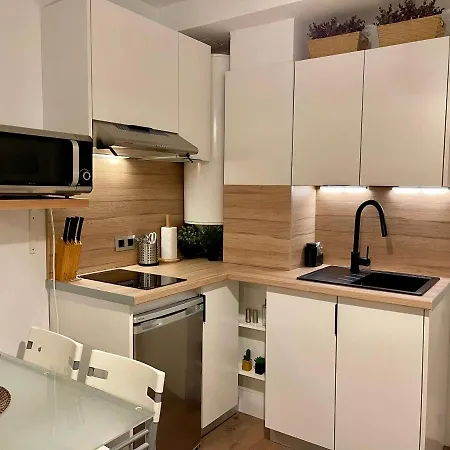 Piso Acogedor En 아파트 *